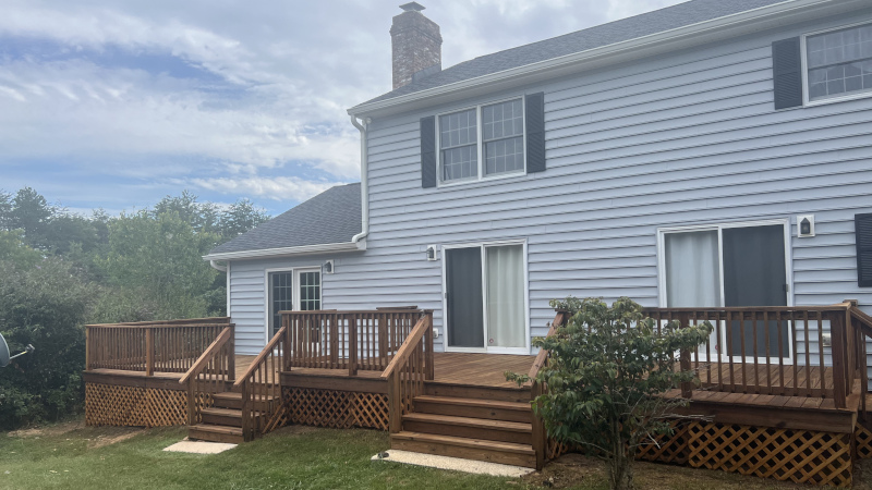 3 Reasons to Make Deck Staining a Priority